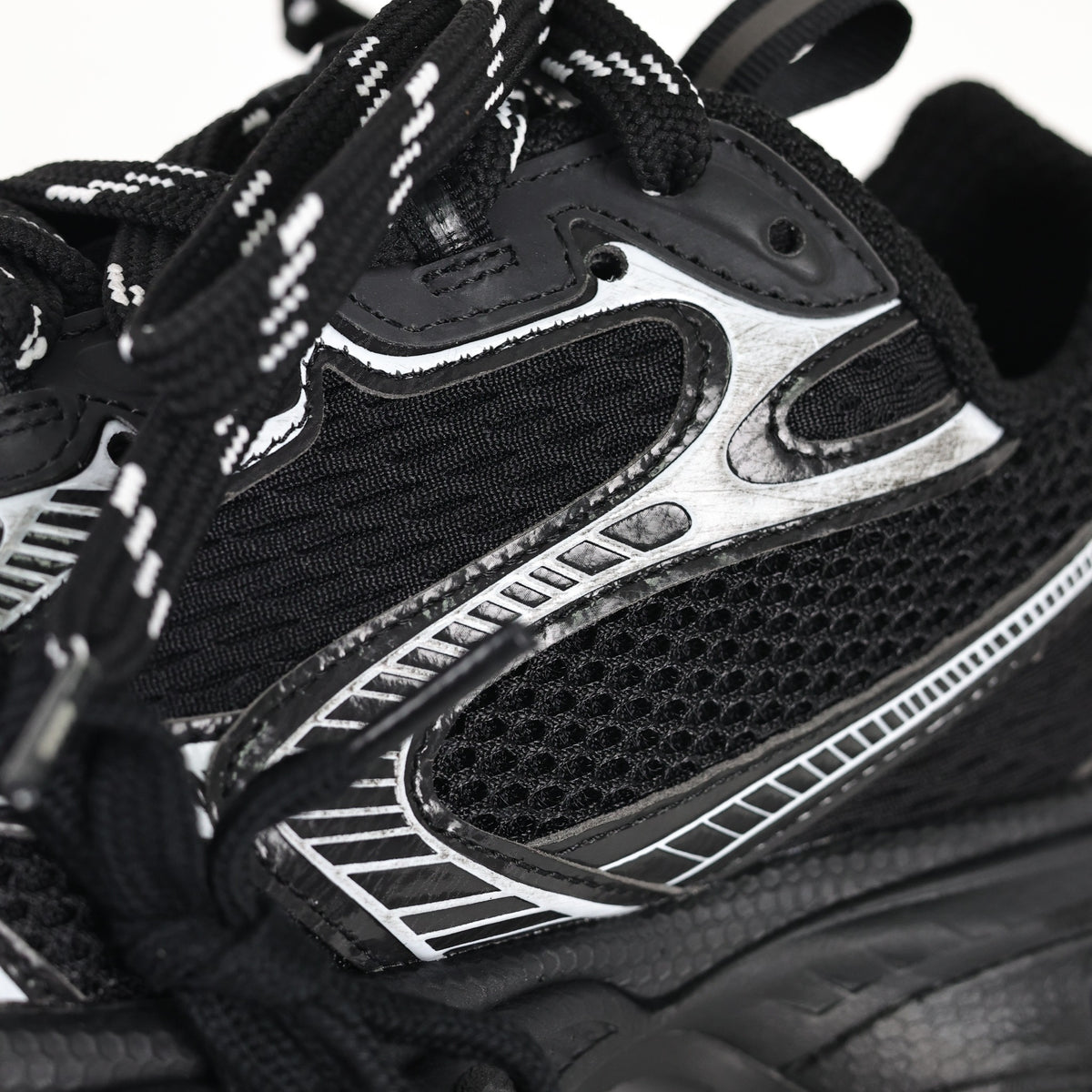 Balenciaga 3XL Extreme Laces B - detalhe lateral