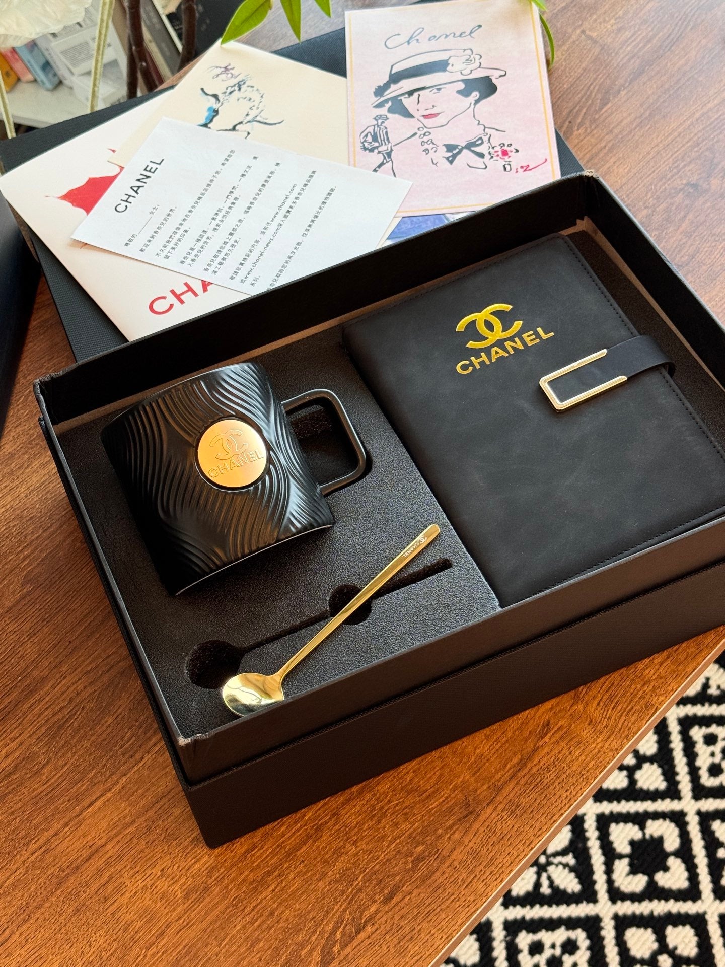 CHANEL 'VIP Coffee Gift Set'