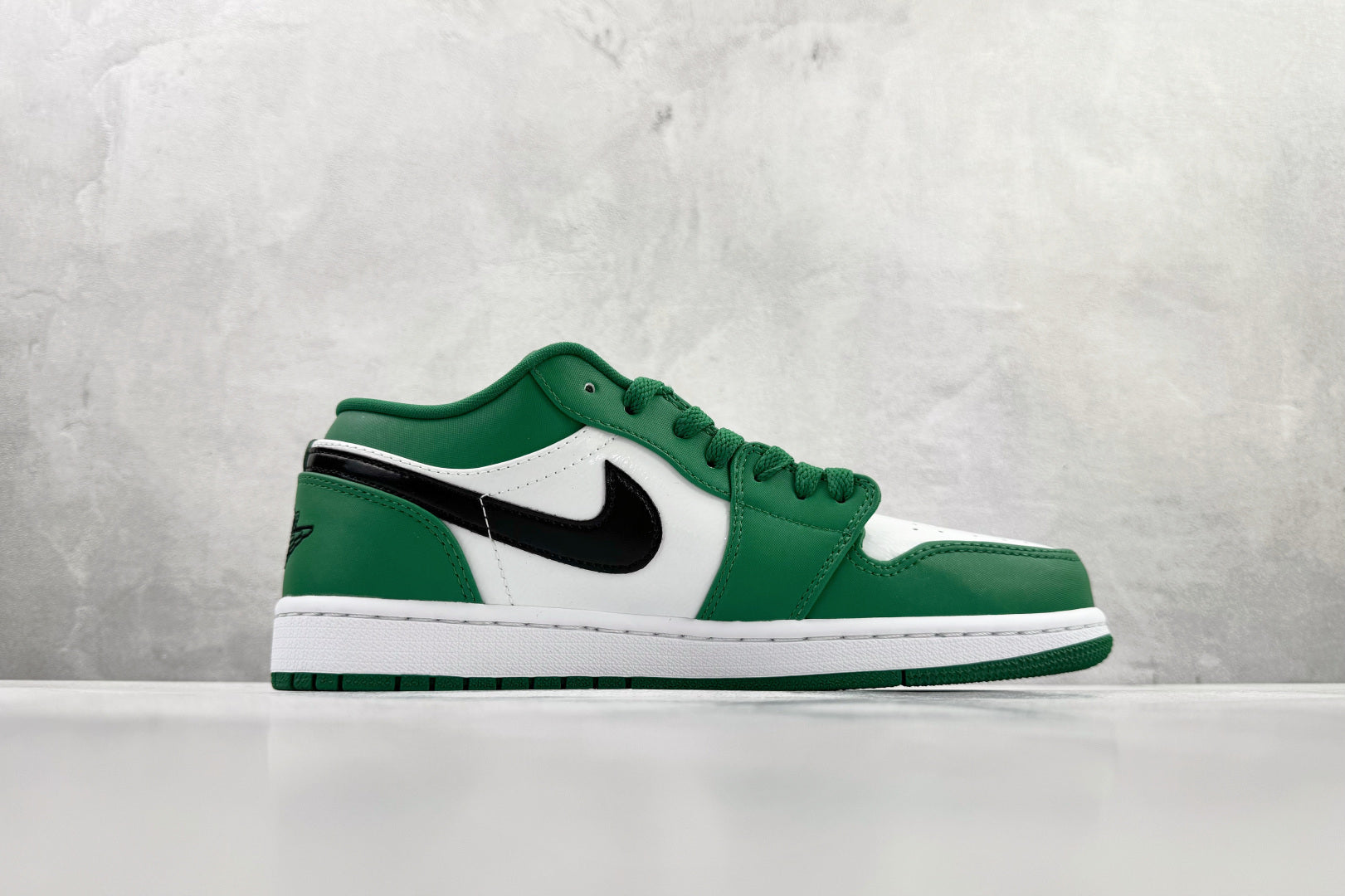 NIKE AIR JORDAN 1 LOW 'PINE GREEN'