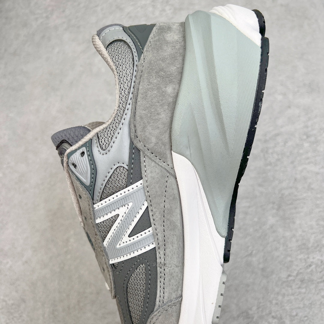 New Balance 990v6