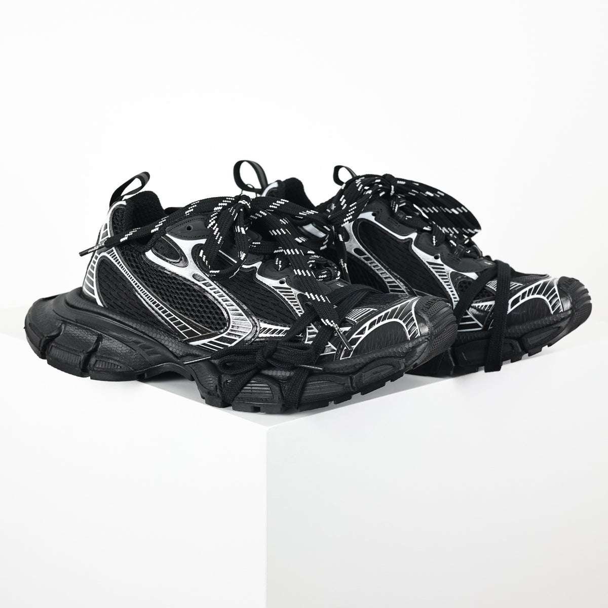 Balenciaga 3XL Extreme Laces B - par em vista lateral