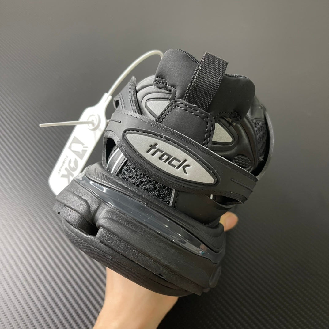 Balenciaga Track.2 Open - detalhe traseiro