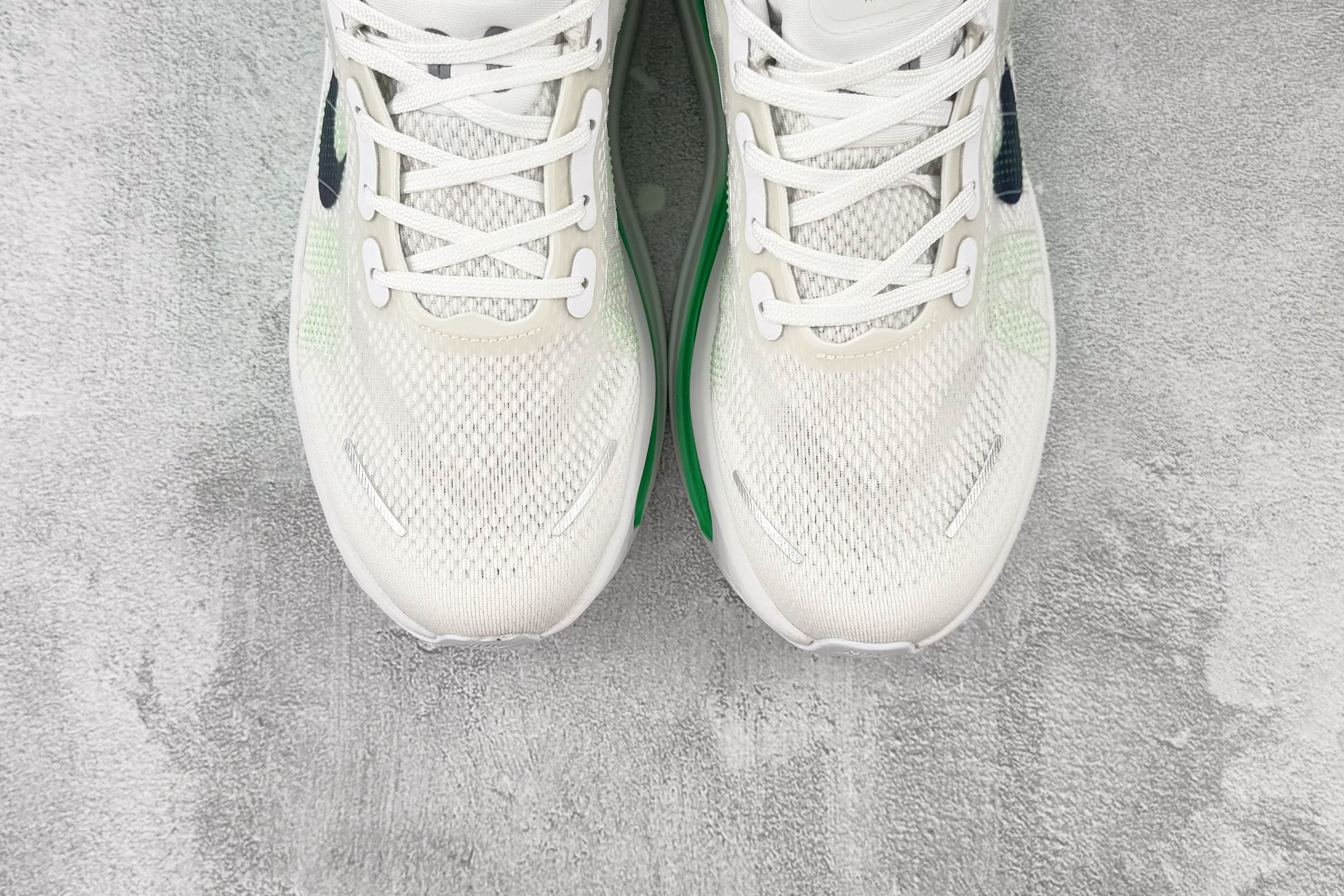Nike 'Vomero Premium'