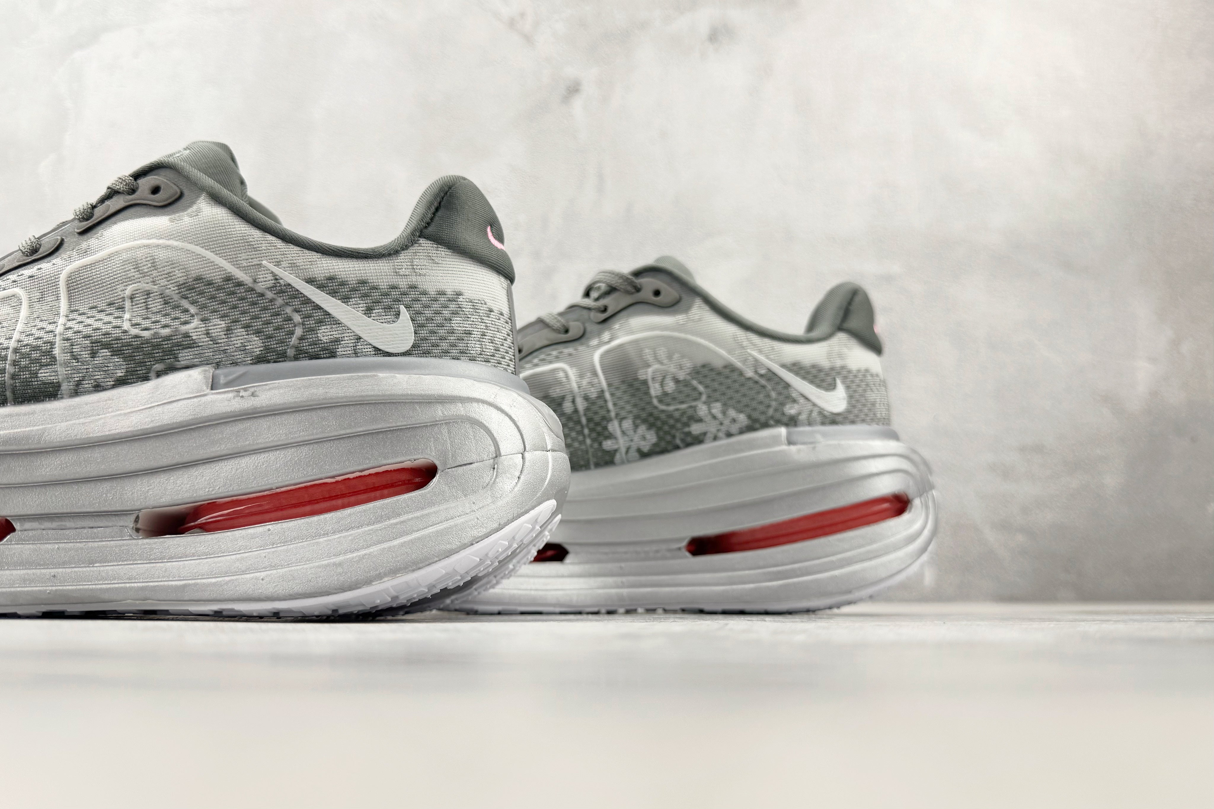 Nike 'Vomero Premium'