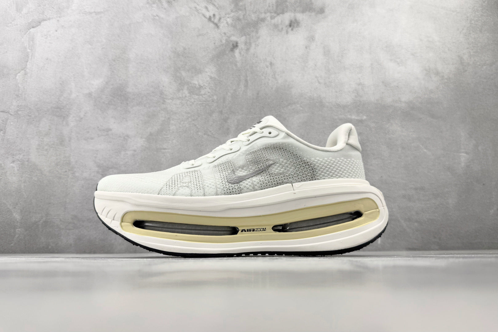 Nike 'Vomero Premium'