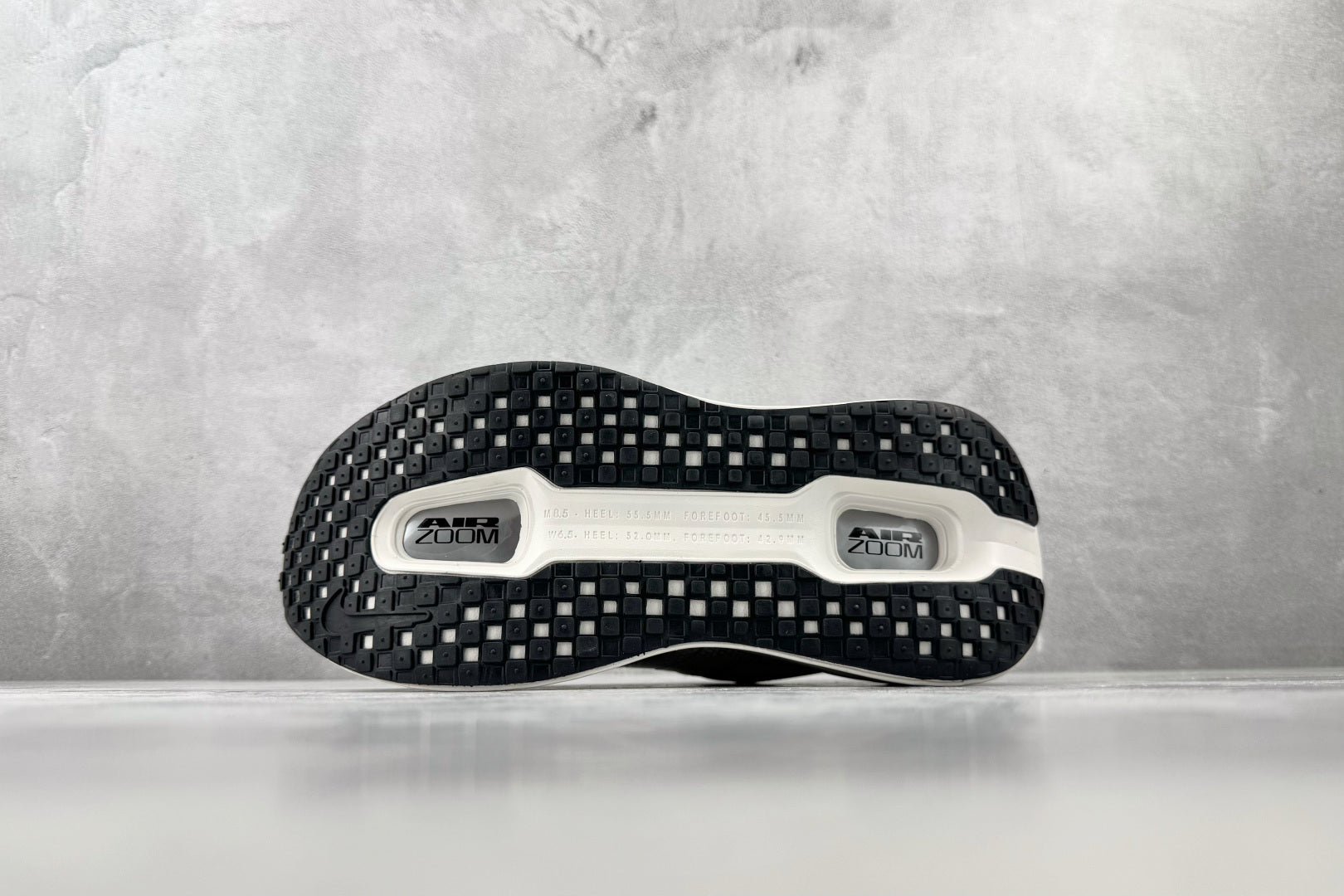 Nike 'Vomero Premium'