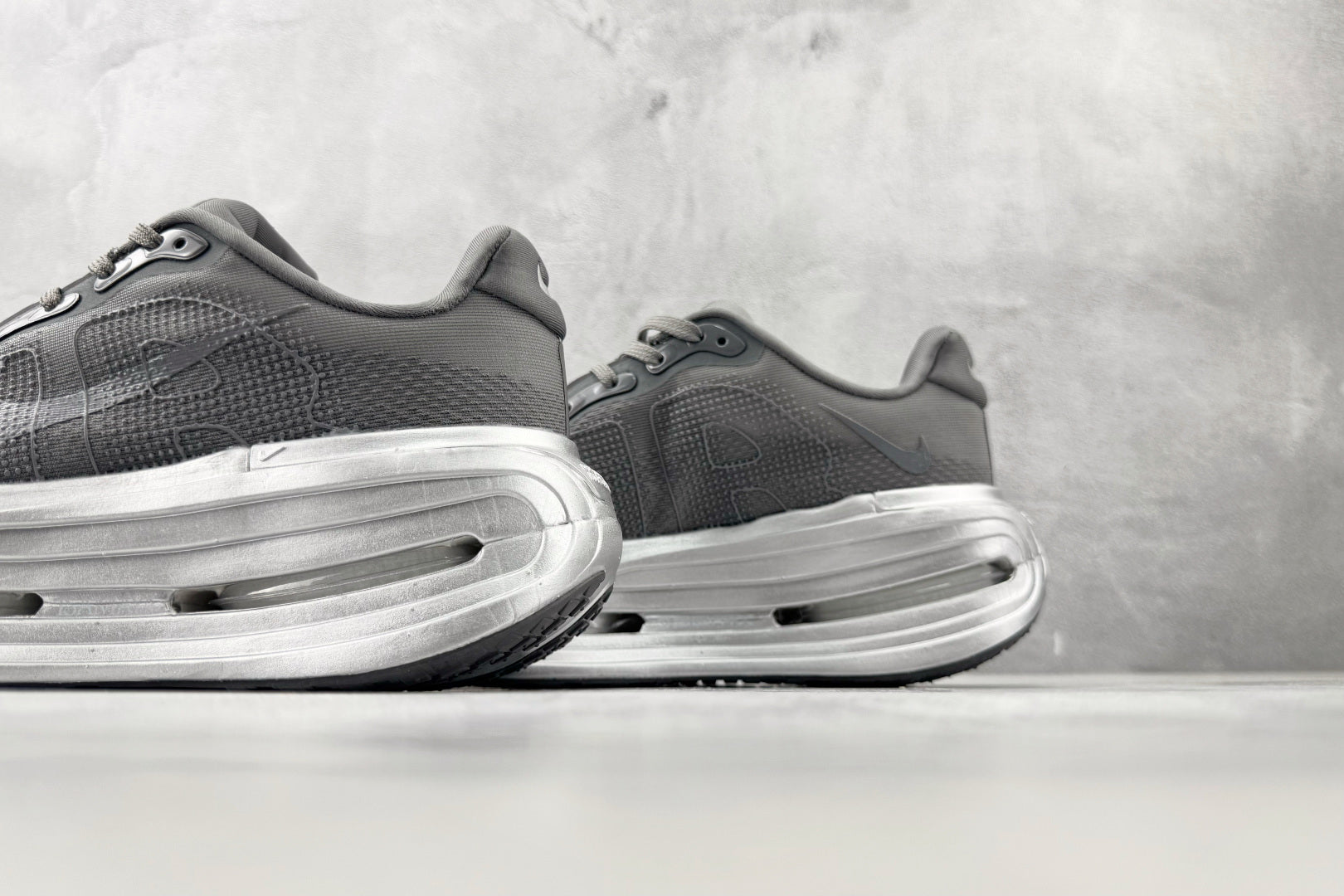 Nike 'Vomero Premium'