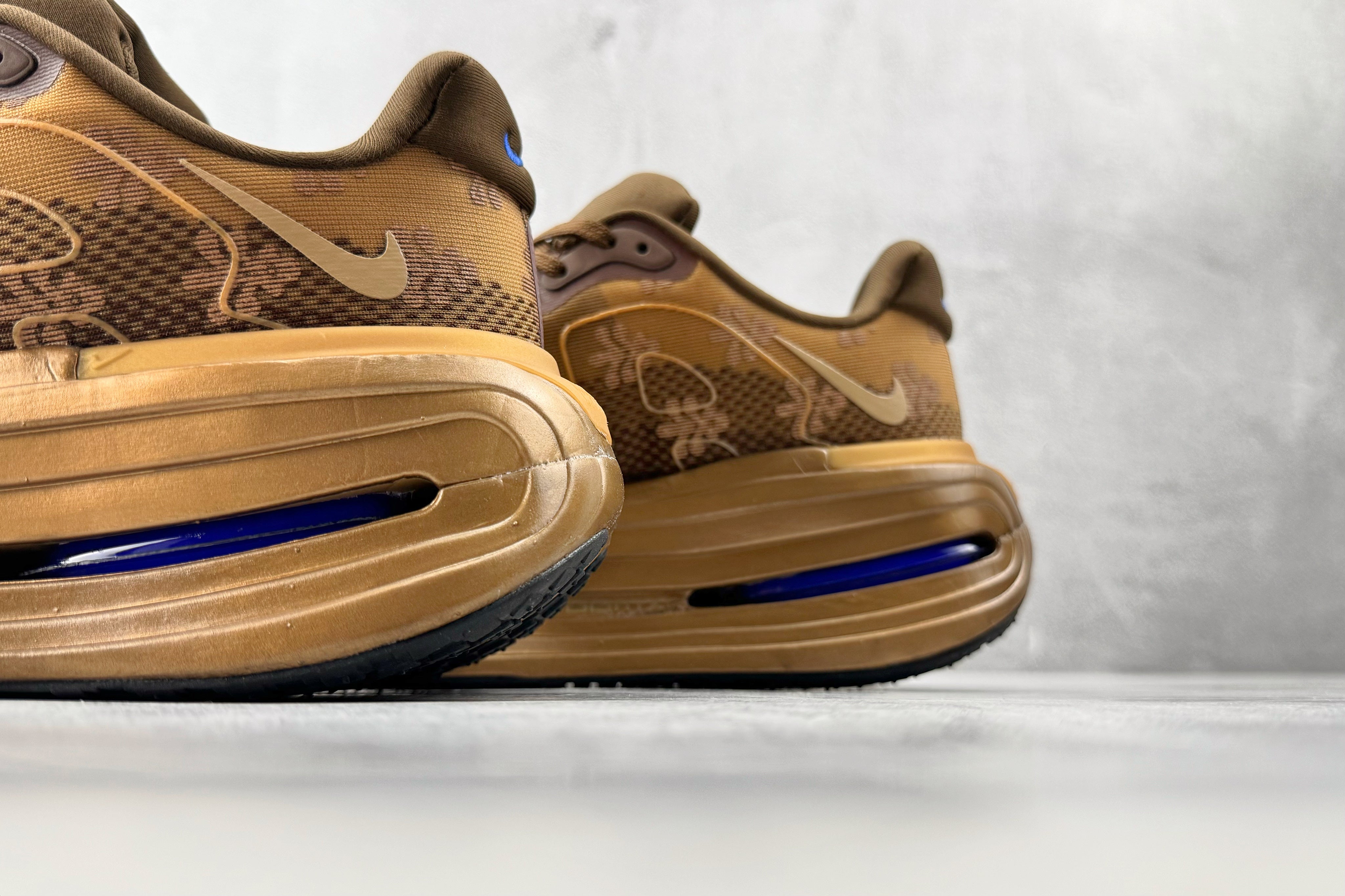 Nike 'Vomero Premium'