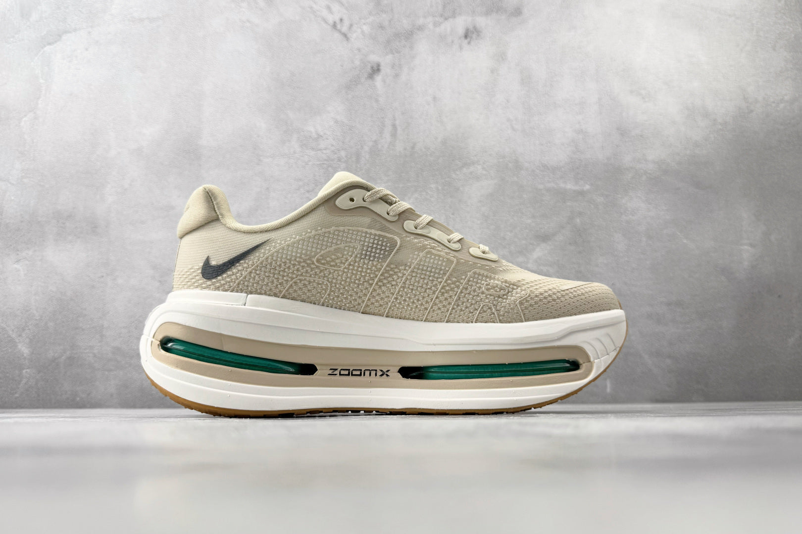 Nike 'Vomero Premium'