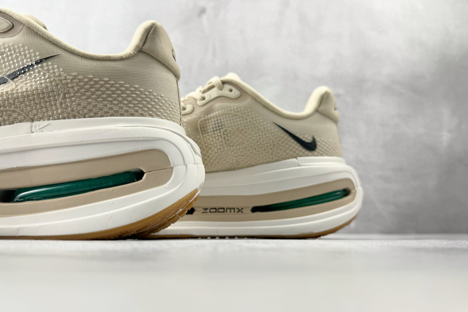Nike 'Vomero Premium'