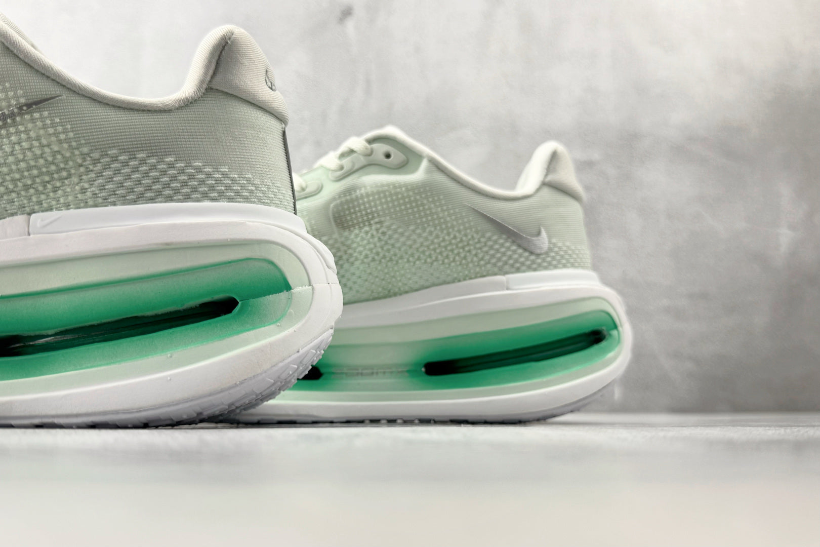 Nike 'Vomero Premium'