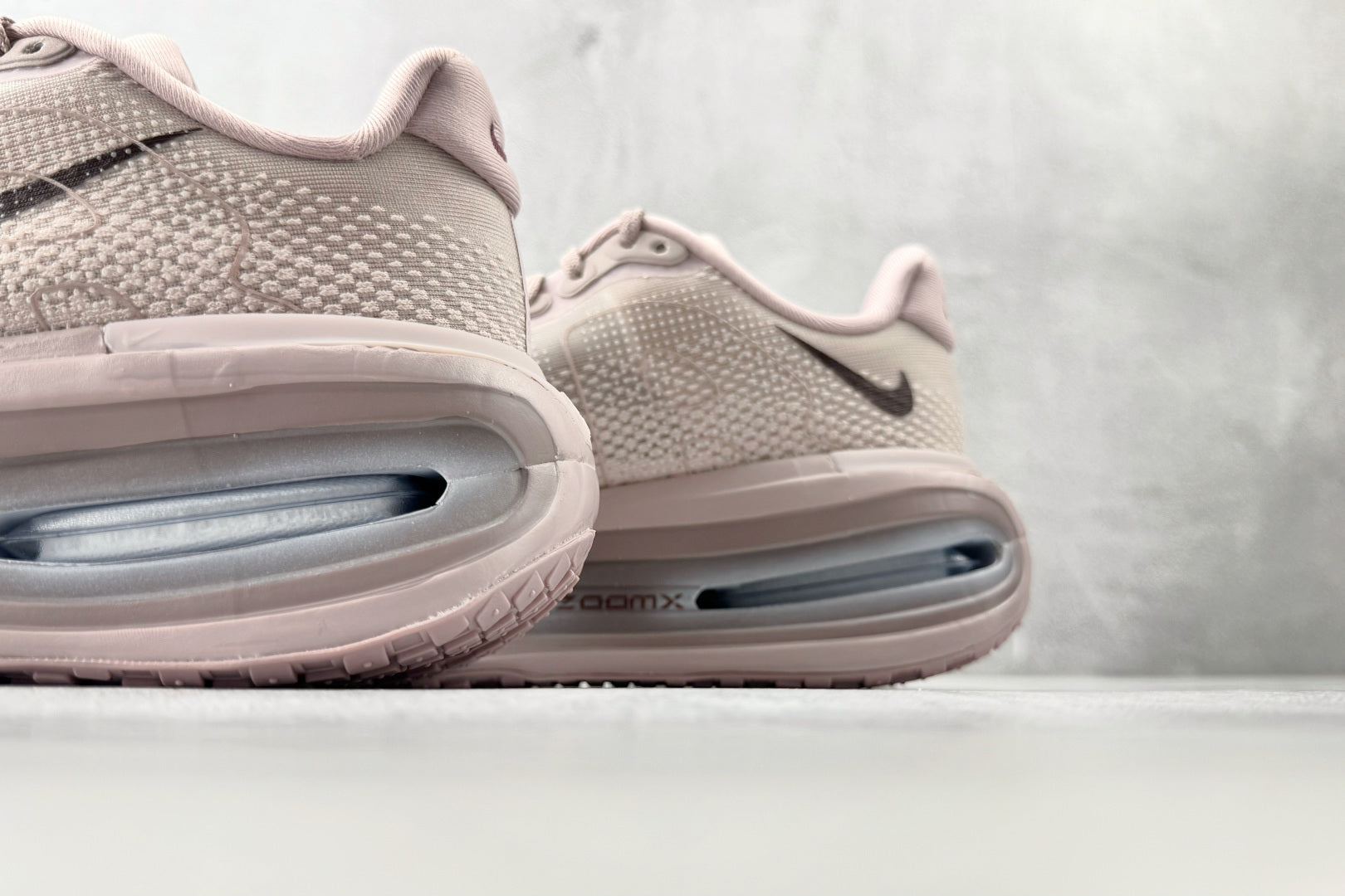 Nike 'Vomero Premium'