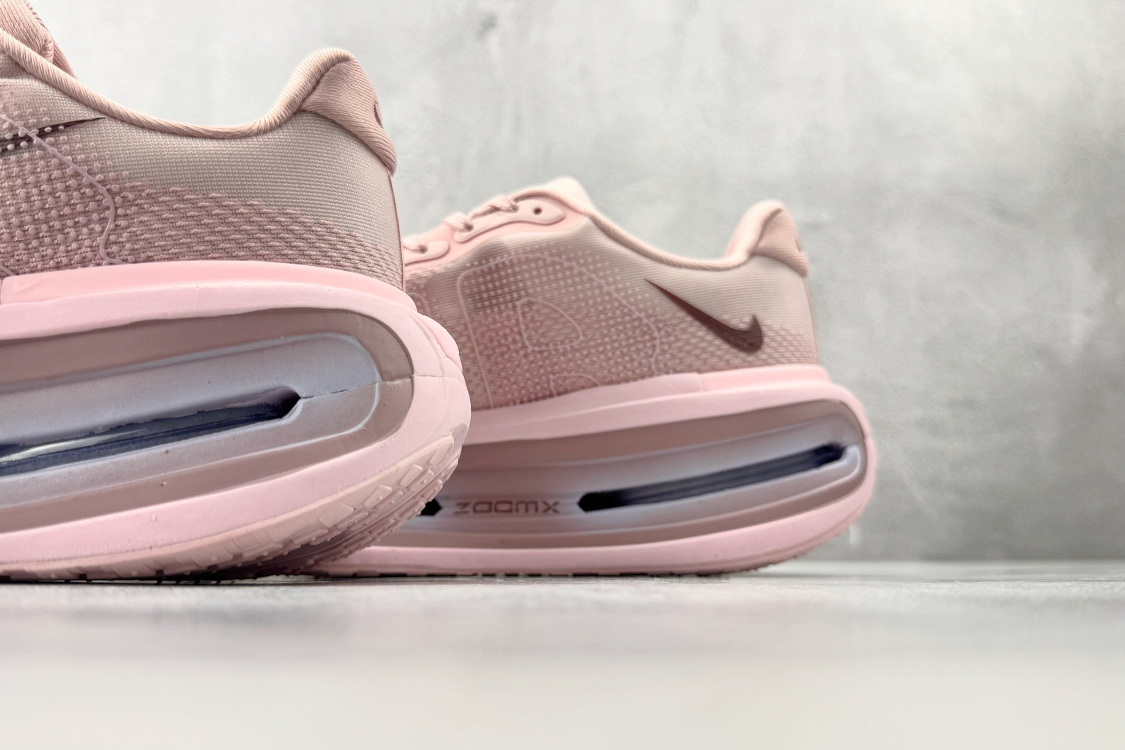 Nike 'Vomero Premium'
