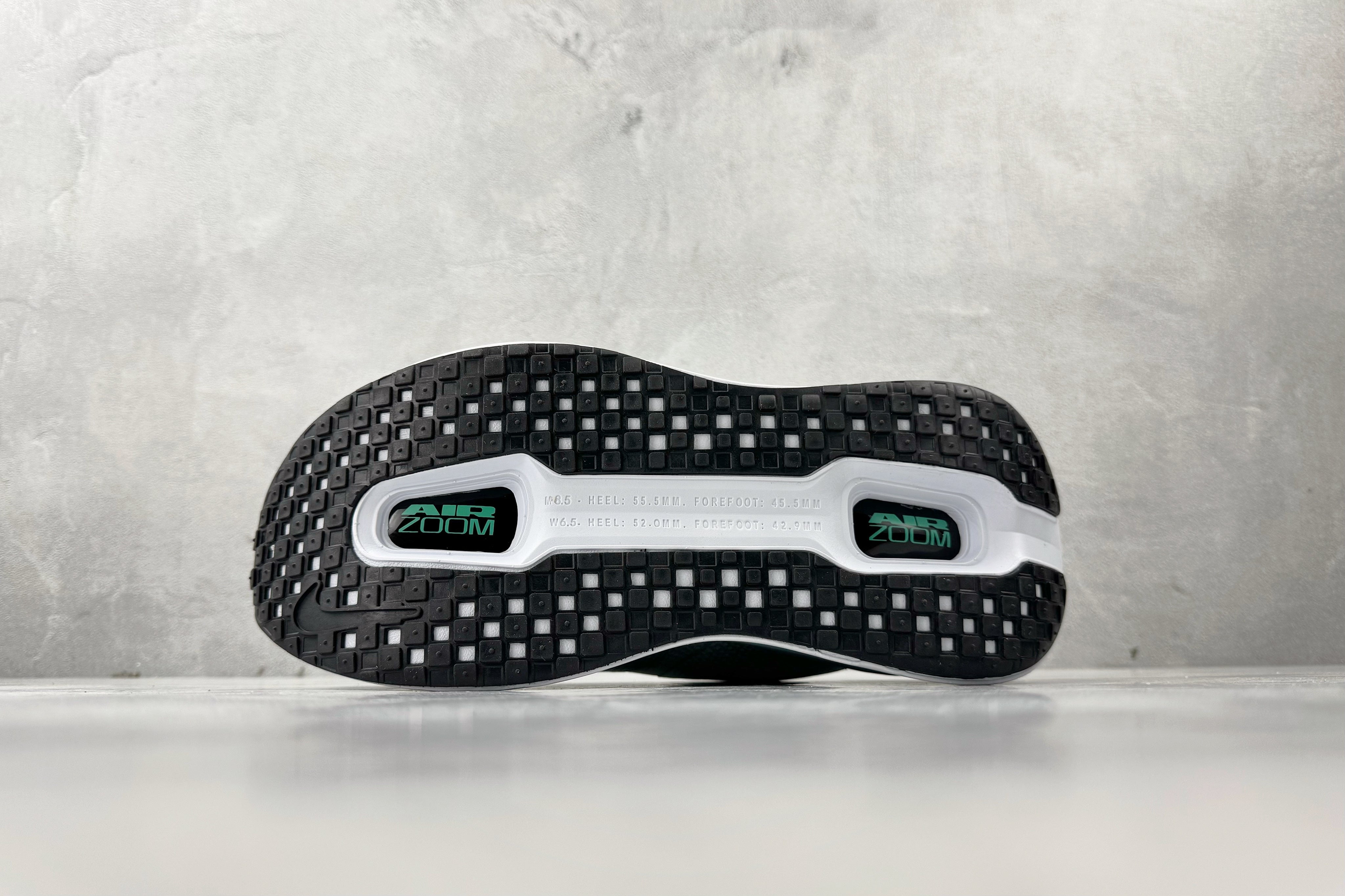 Nike 'Vomero Premium'