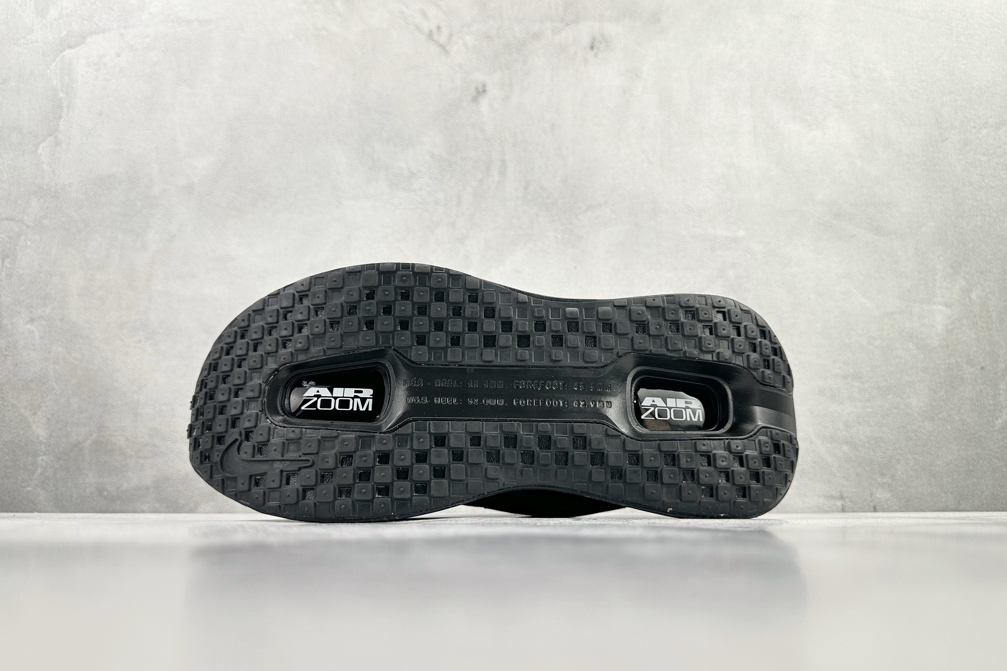 Nike 'Vomero Premium'