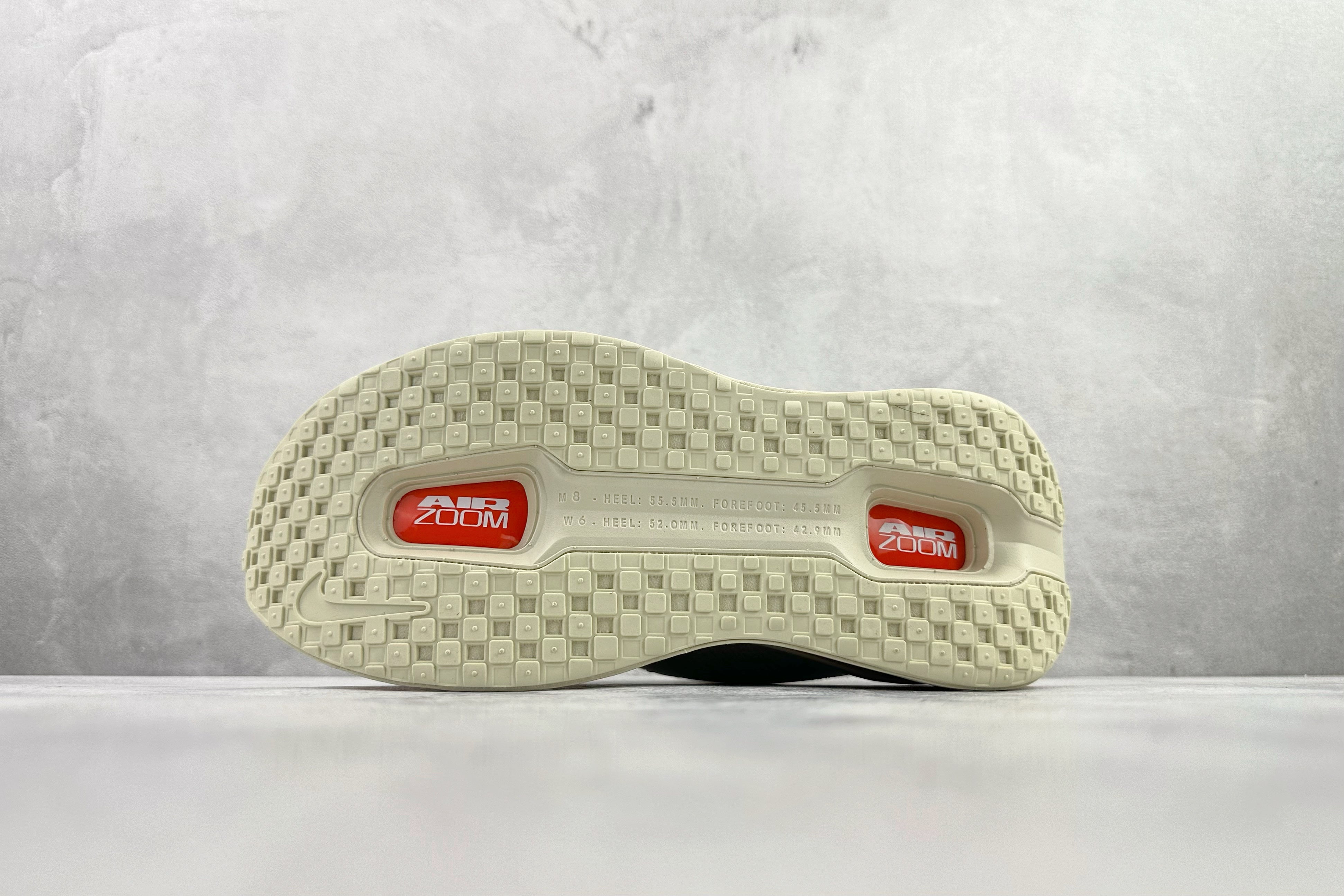 Nike 'Vomero Premium'