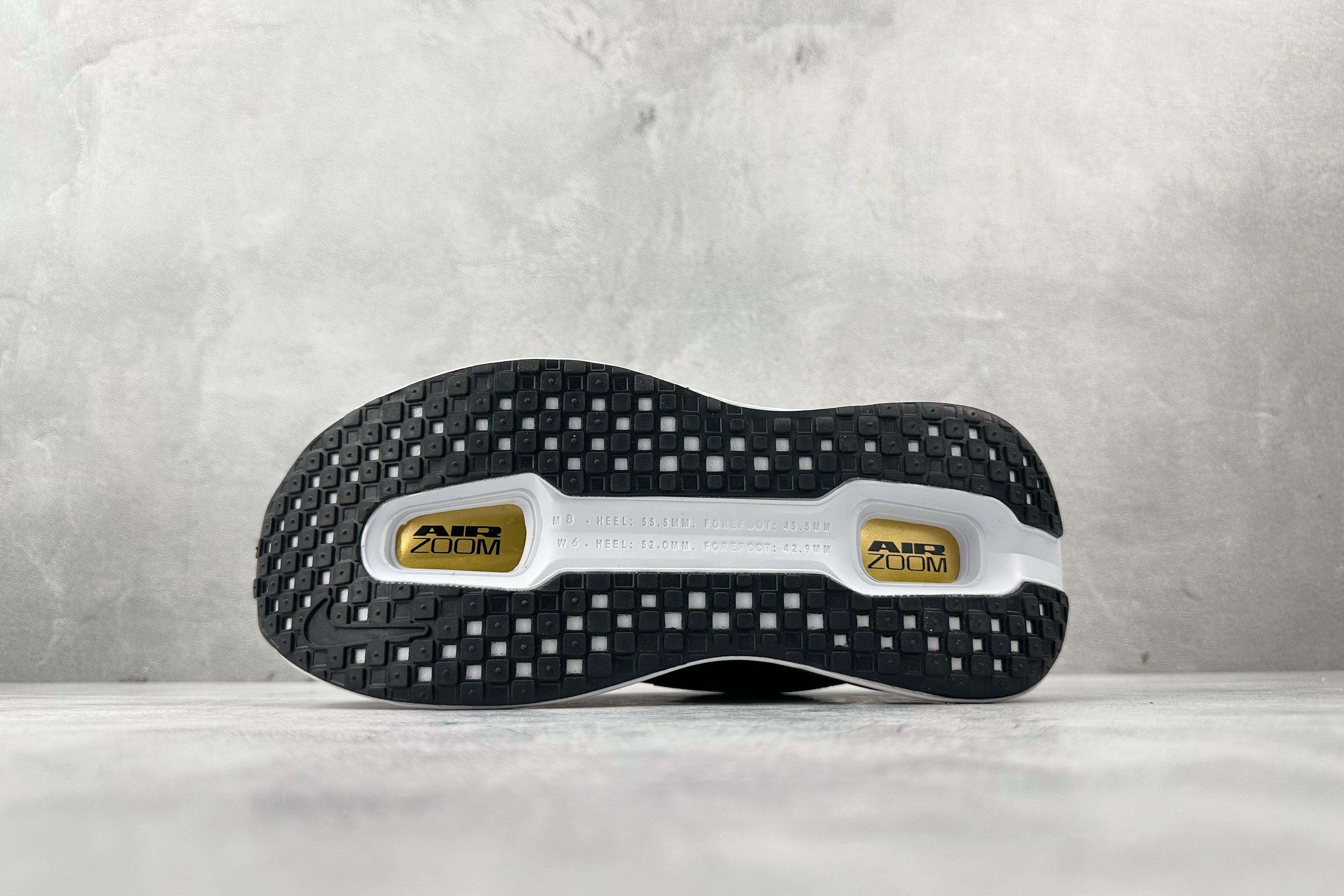 Nike 'Vomero Premium'