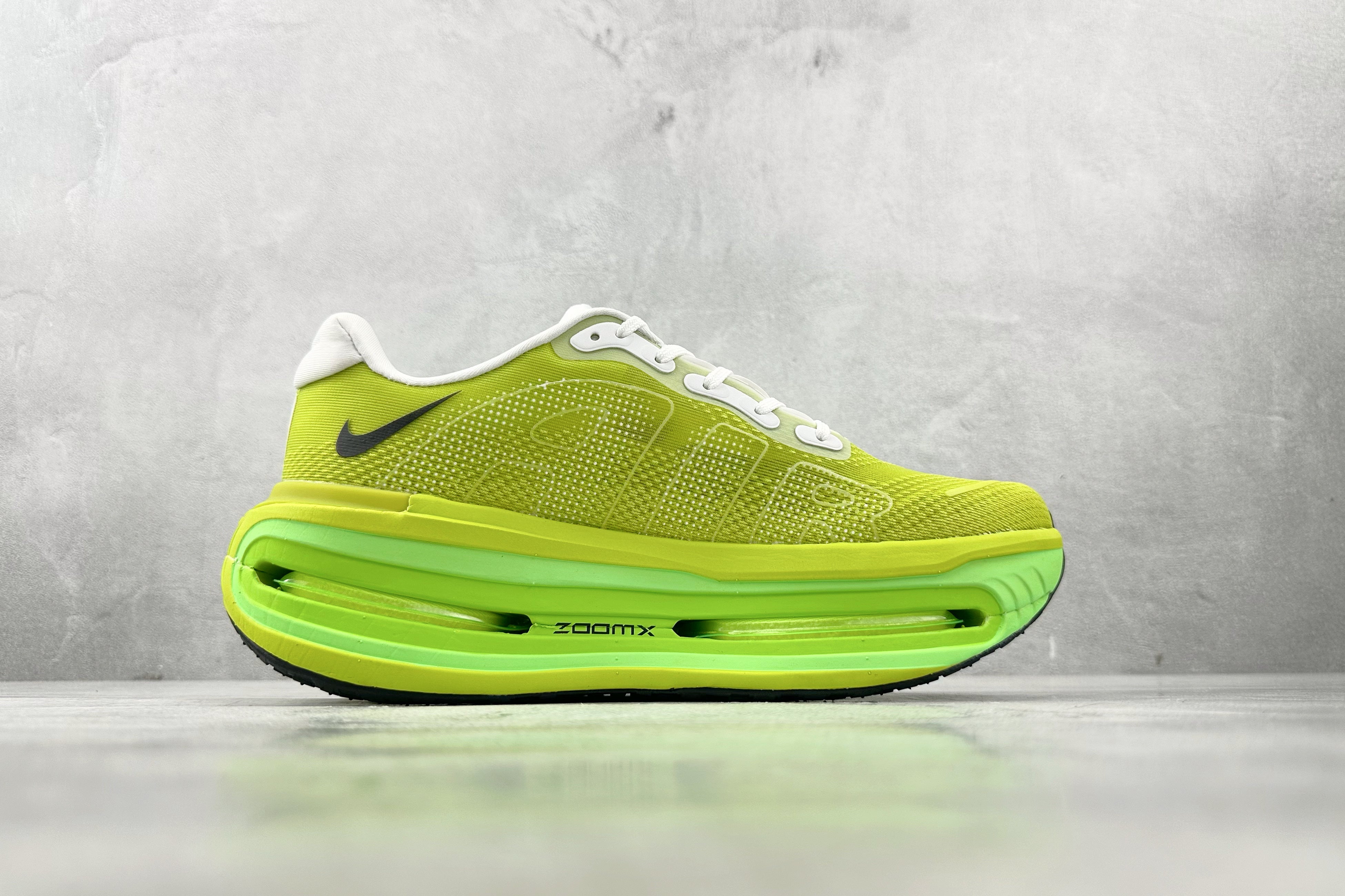 Nike 'Vomero Premium'