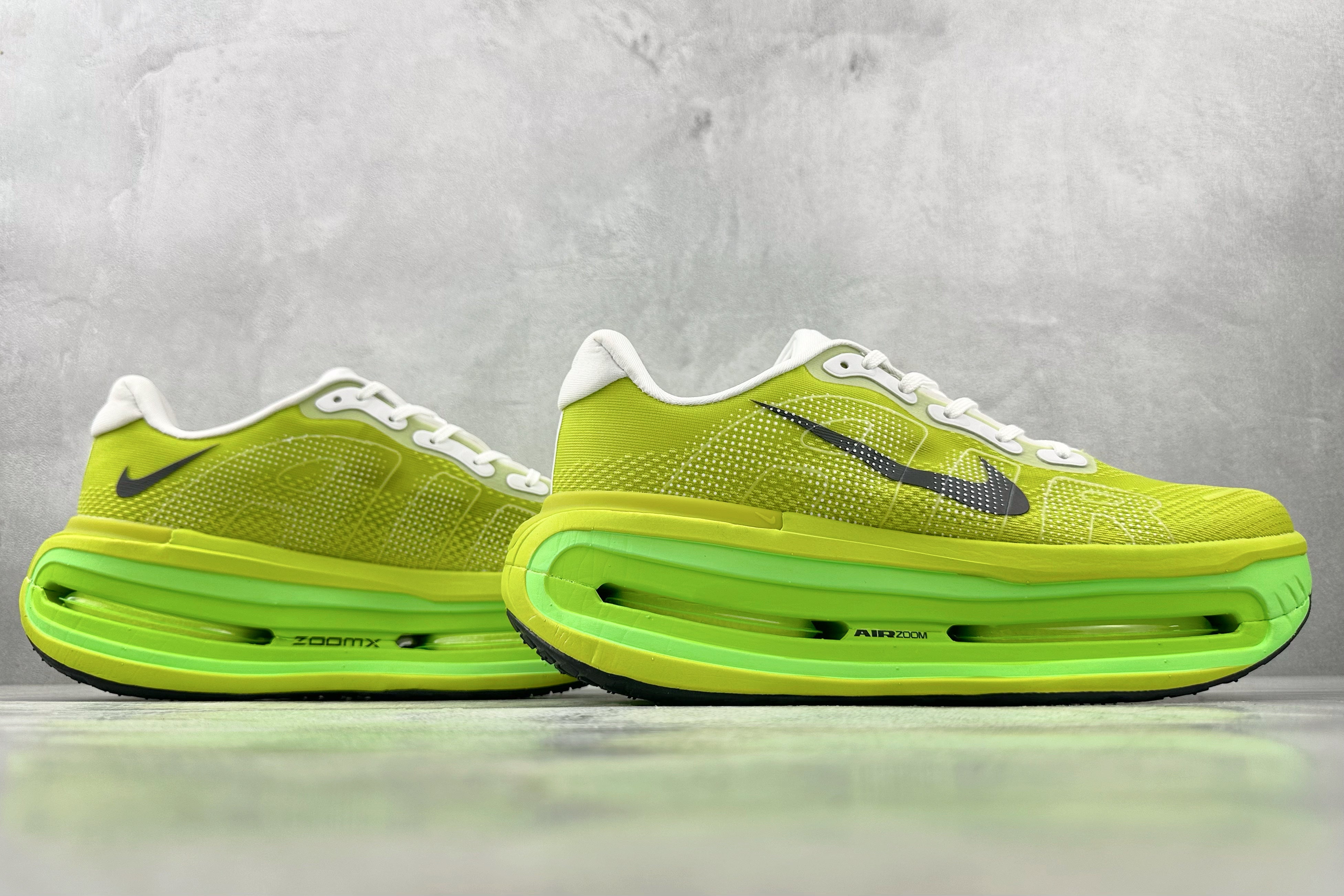Nike 'Vomero Premium'