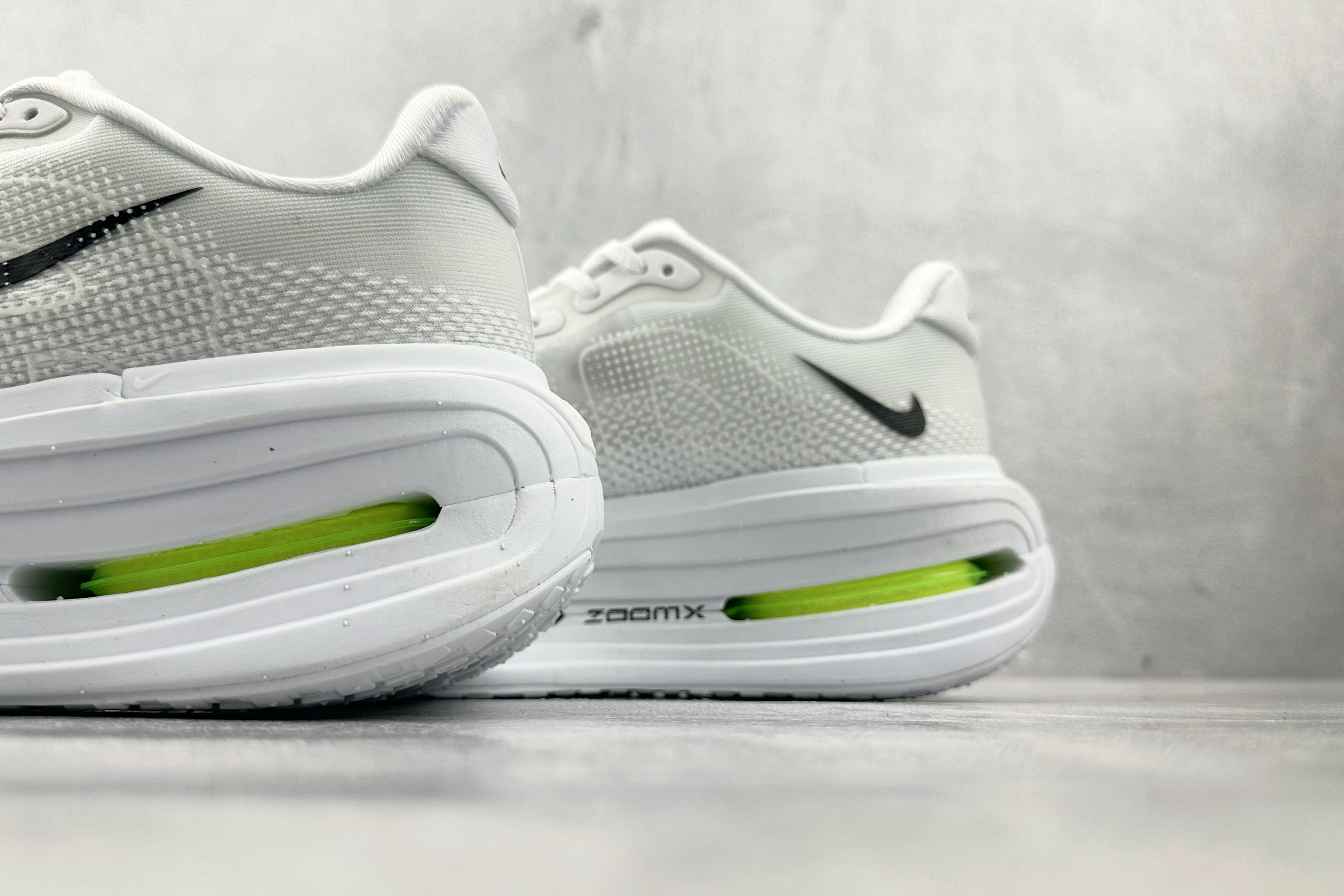 Nike 'Vomero Premium'