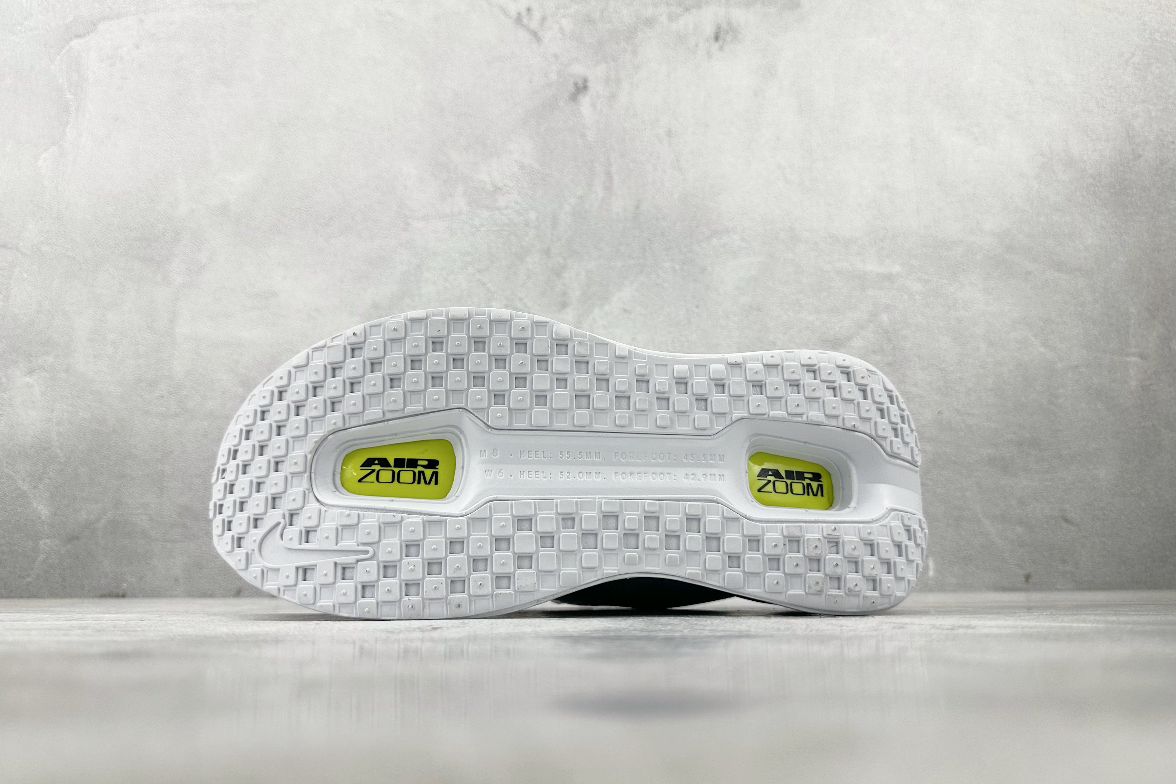Nike 'Vomero Premium'