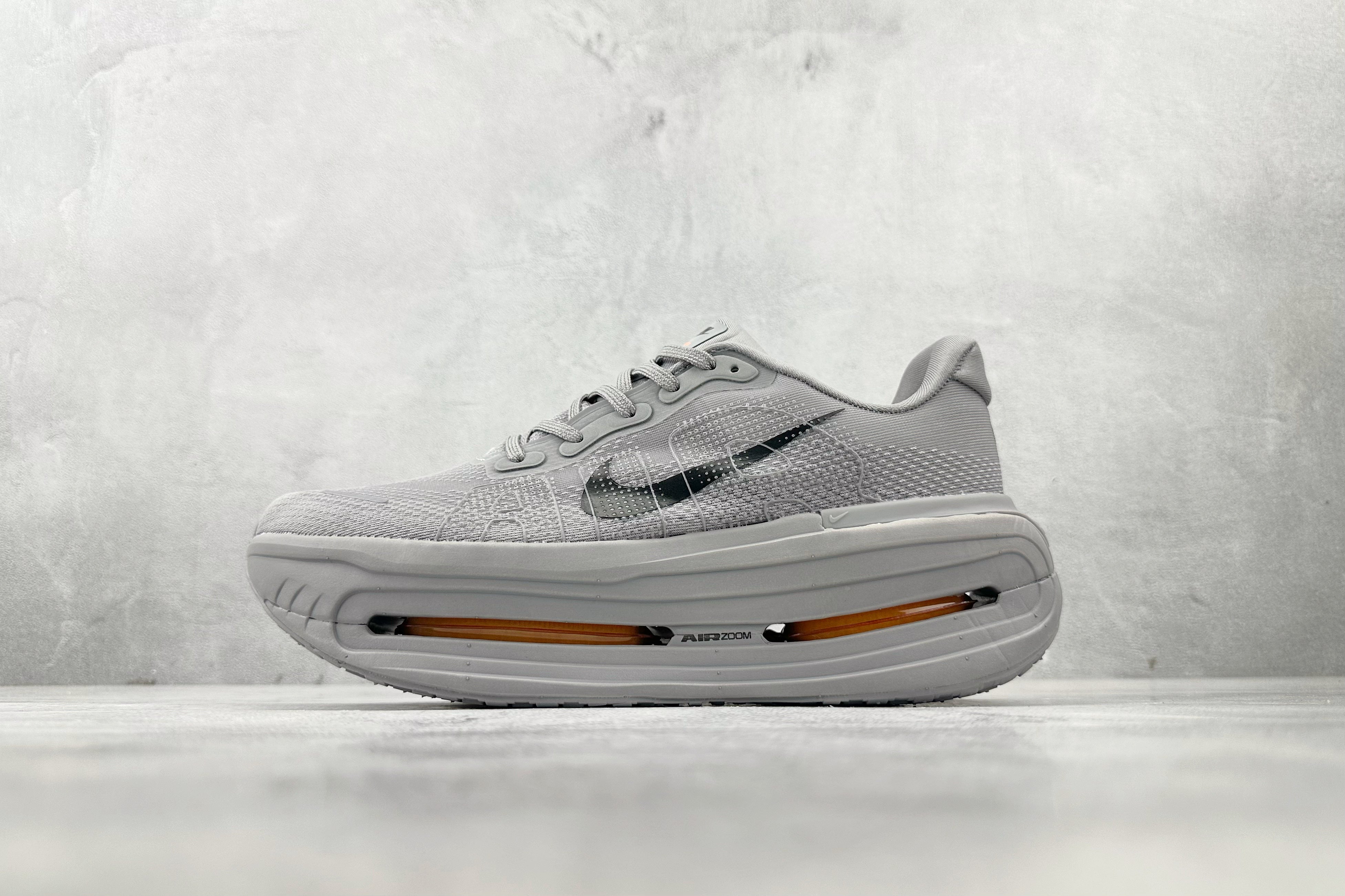 Nike 'Vomero Premium'