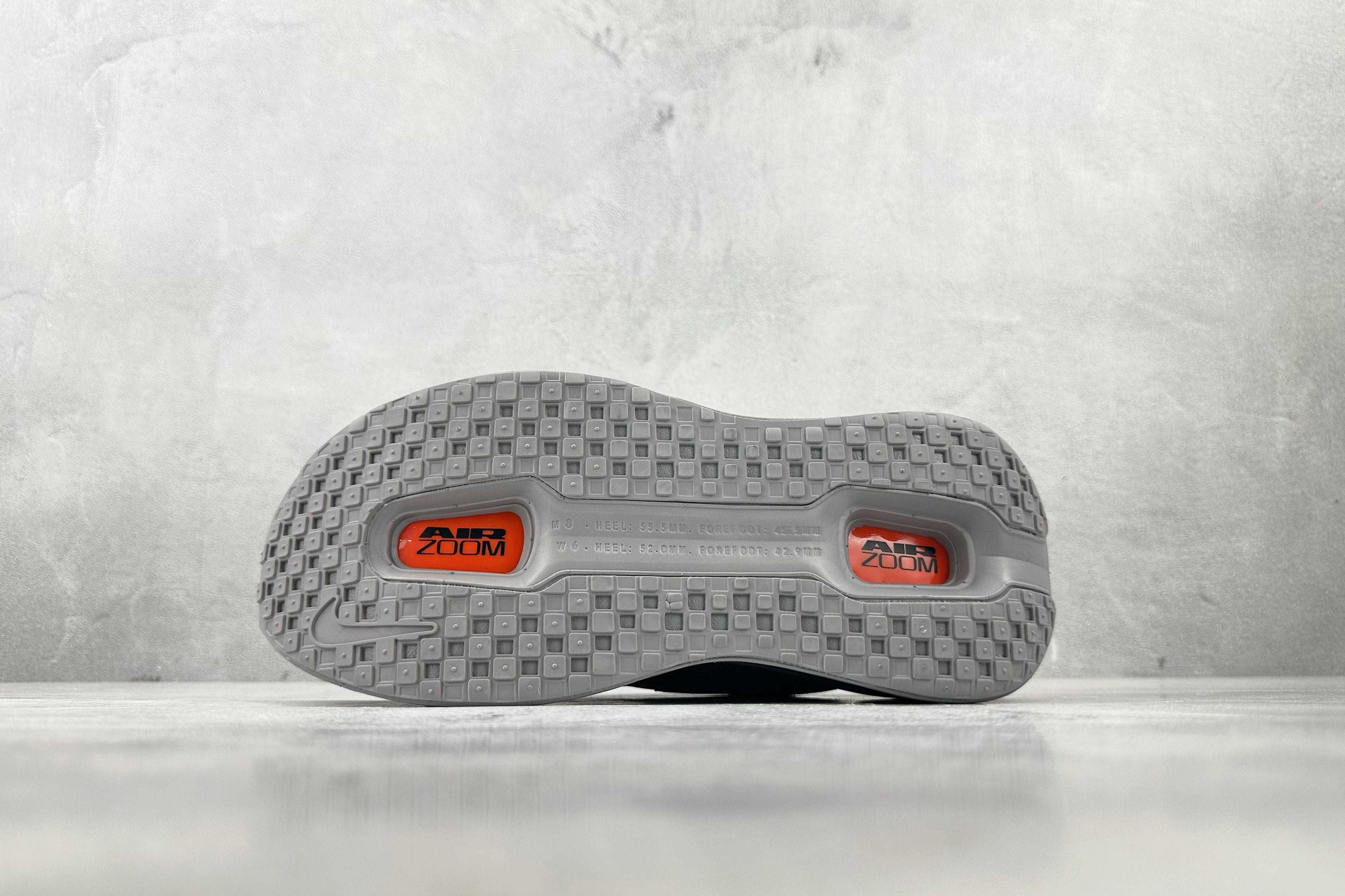 Nike 'Vomero Premium'
