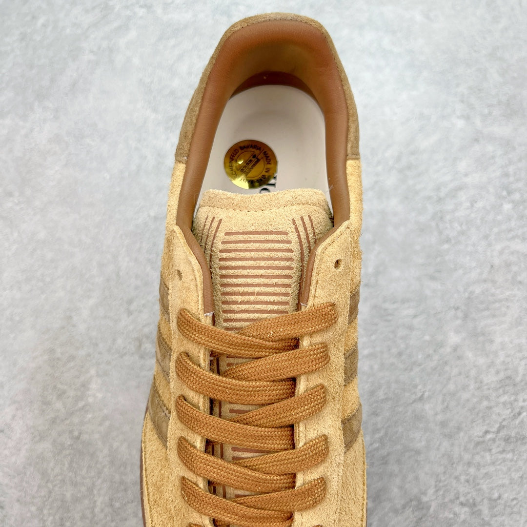 Adidas x JJJJound Samba OG Tobacco - detalhe superior