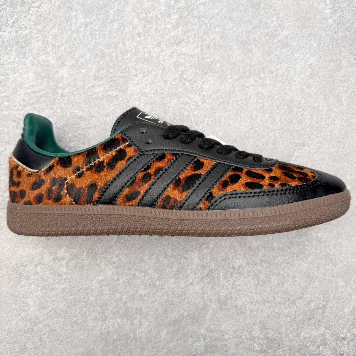 Adidas Samba OG Core Black Collegiate Green - vista lateral