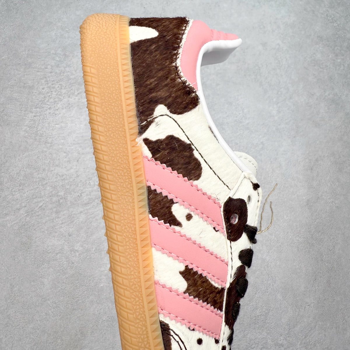 Adidas Samba OG Cow Print detalhe