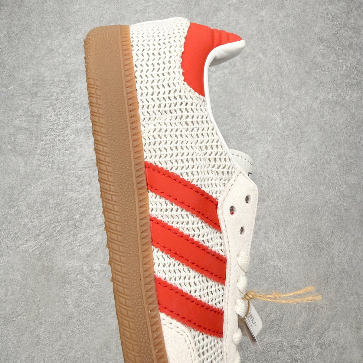 Adidas Samba OG Off White Better Scarlet Gum detalhe