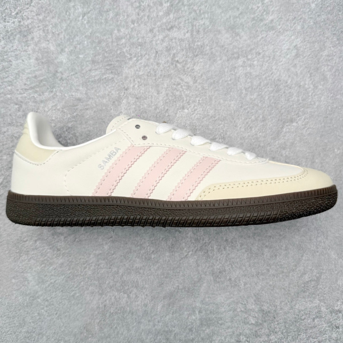 Adidas Samba OG Off White Sandy Pink Gum lateral