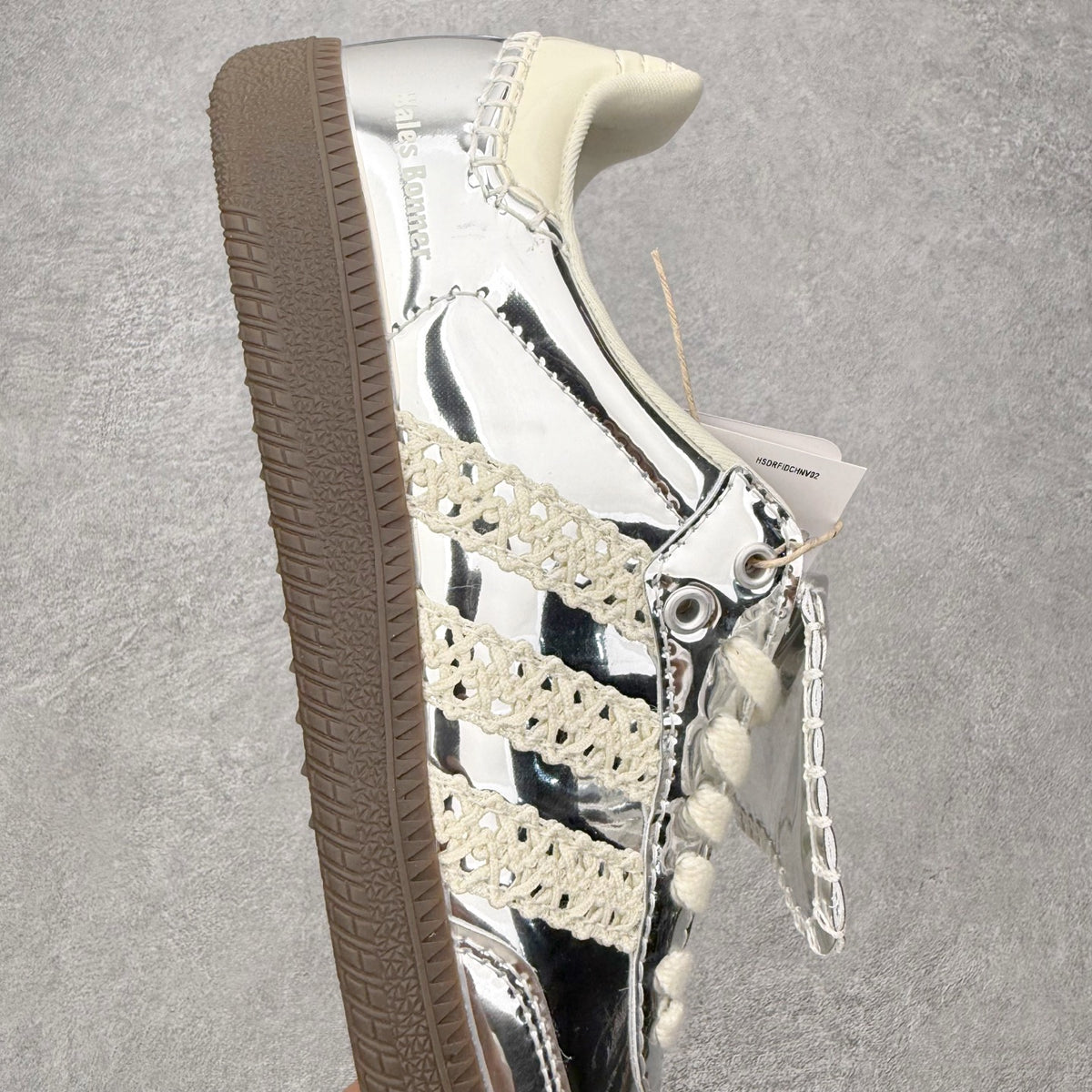 Adidas x Wales Bonner Samba Silver Metallic - detalhe lateral