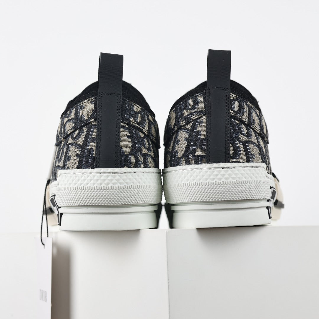 Dior B23 - vista traseira