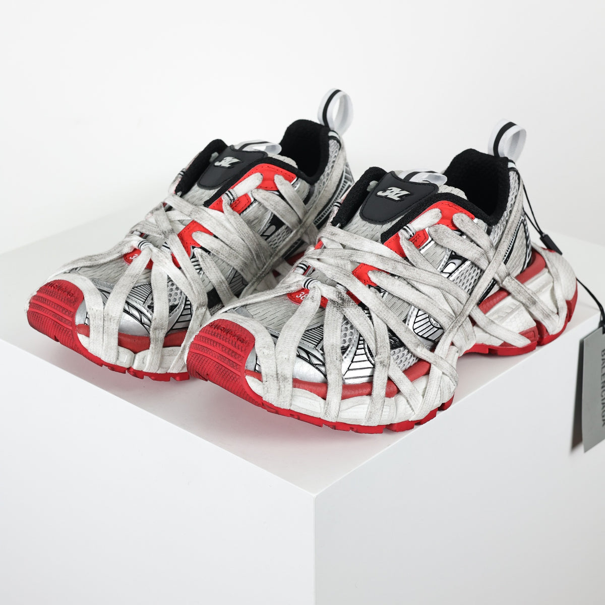 Balenciaga 3XL Extreme Lace - par em perspectiva