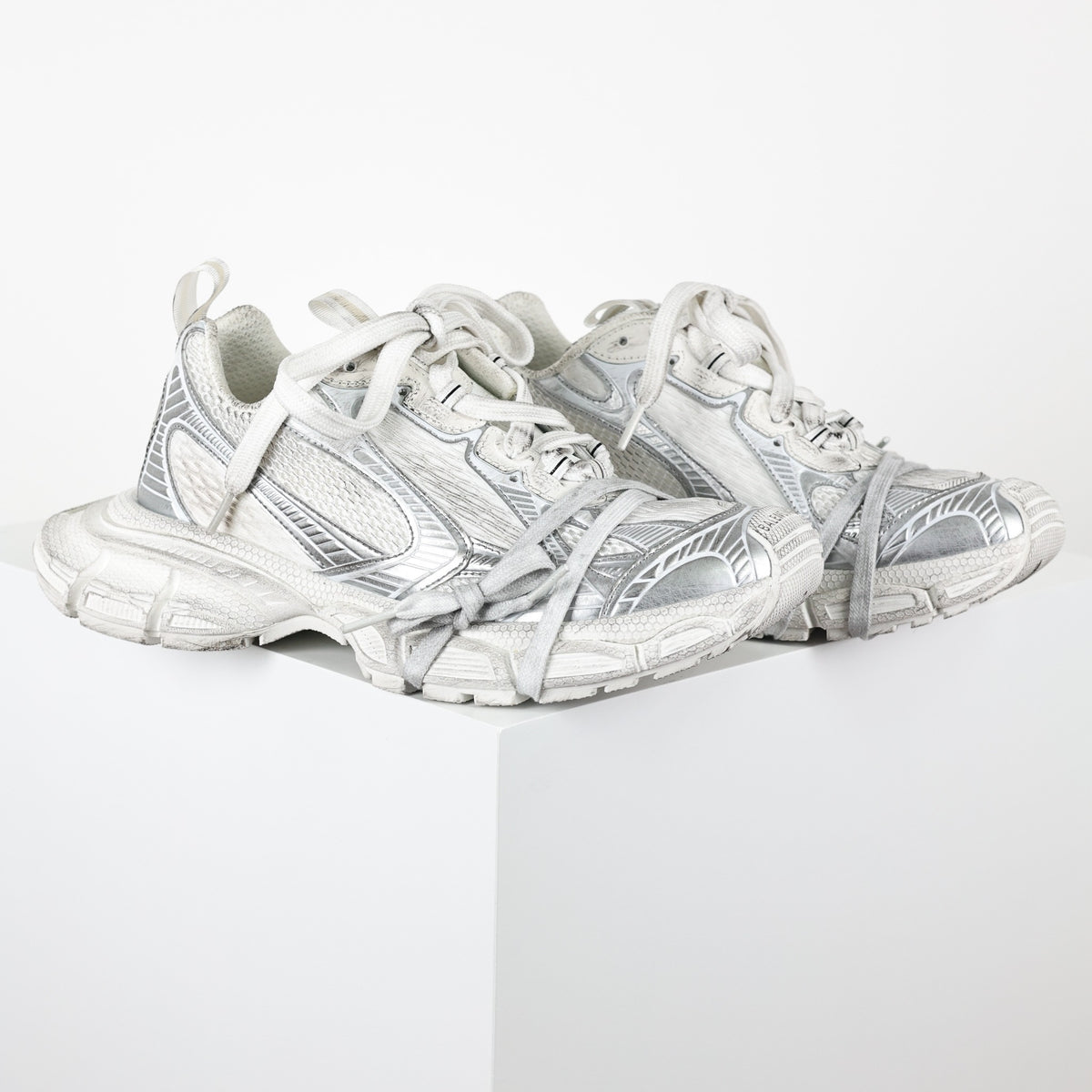 Balenciaga 3XL Extreme Lace - lateral