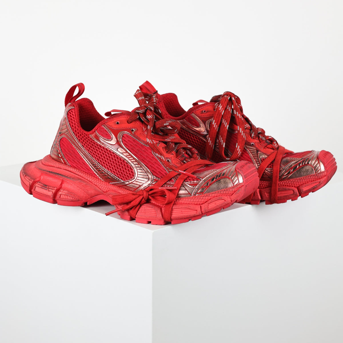 Balenciaga 3XL Extreme Lace vermelho - vista lateral do par