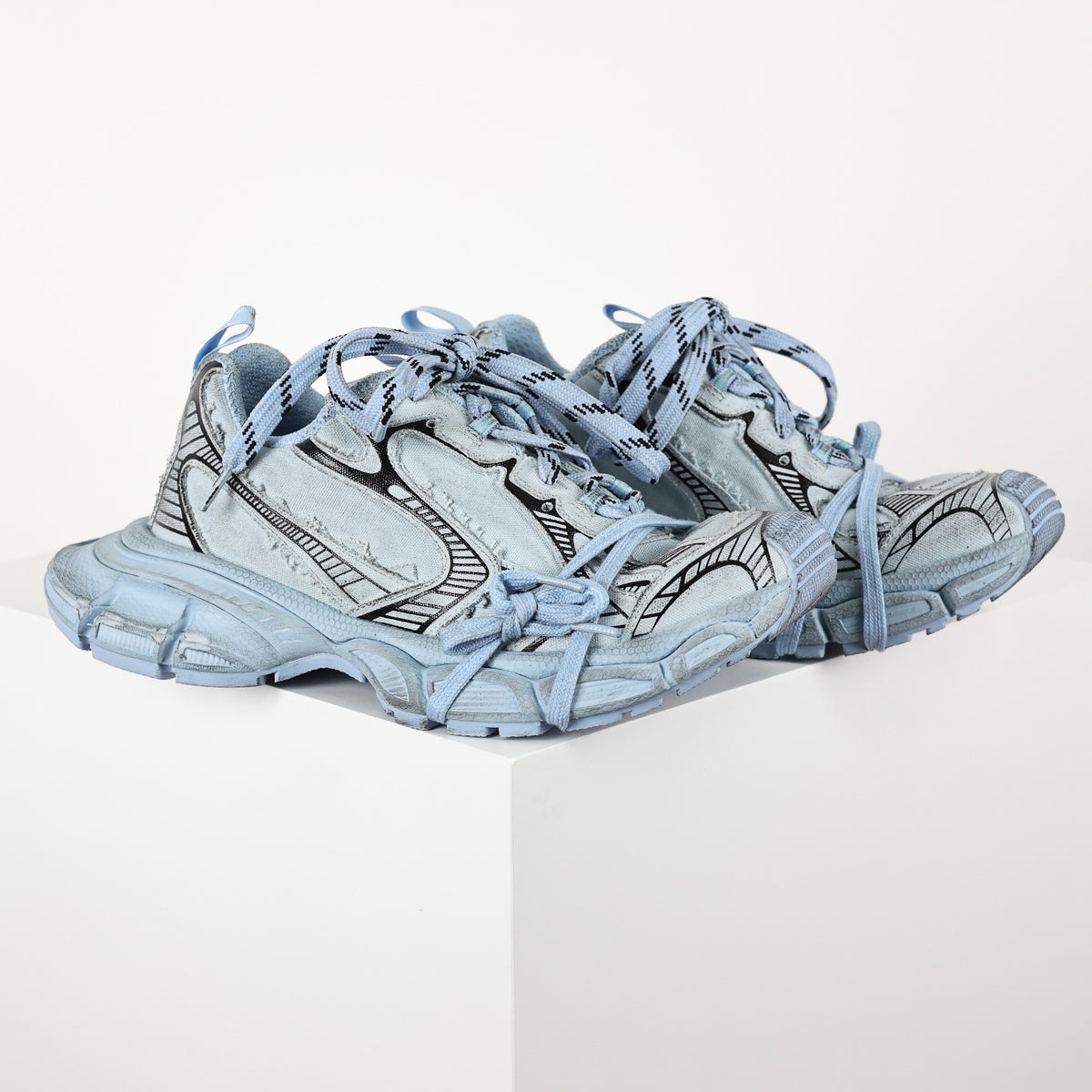 Balenciaga 3XL Extreme Lace - vista lateral