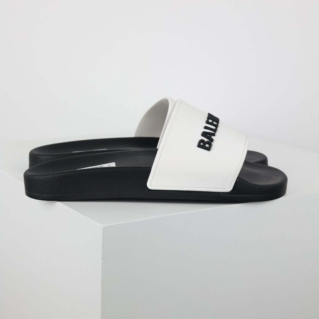 Balenciaga Pool Slide preto e branco - vista lateral