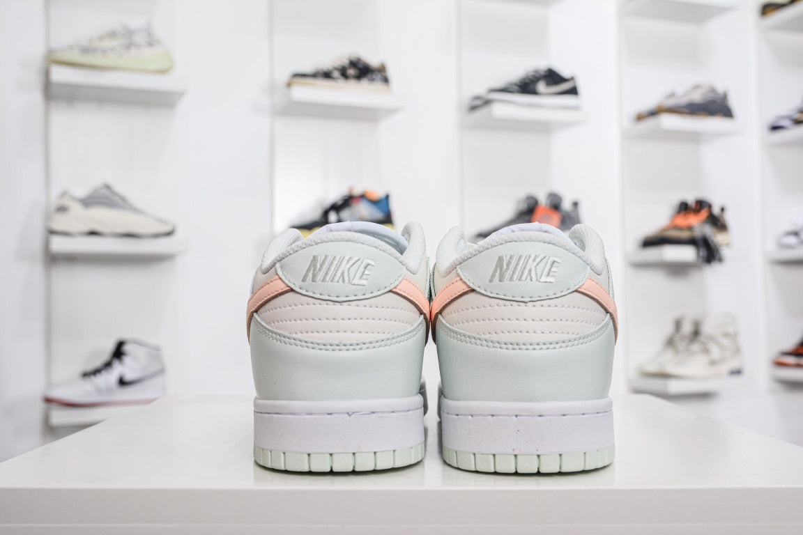 NIKE DUNK LOW BARELY GREEN - traseira