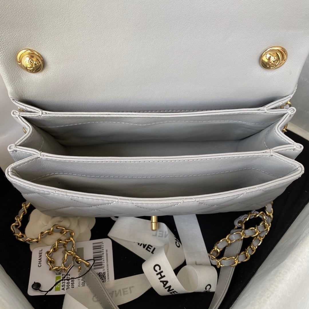 CHANEL ‘PRE LOVED’