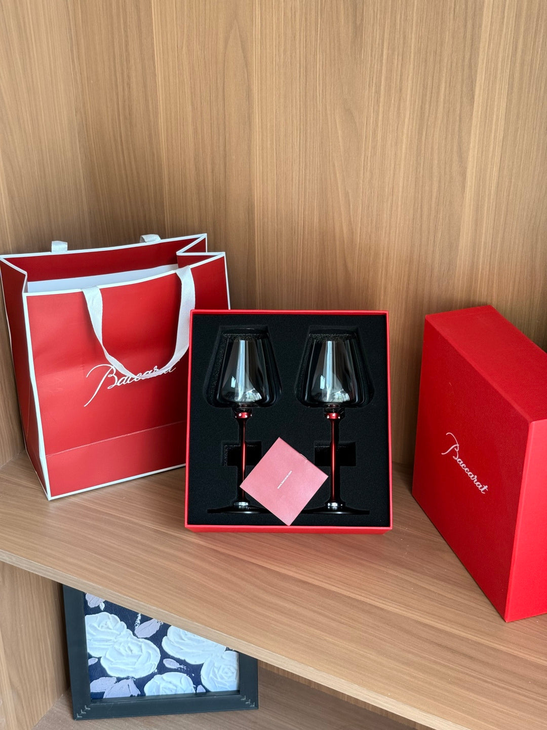 Baccarat 'Red Stem Wine Glass Set' (Cristal)