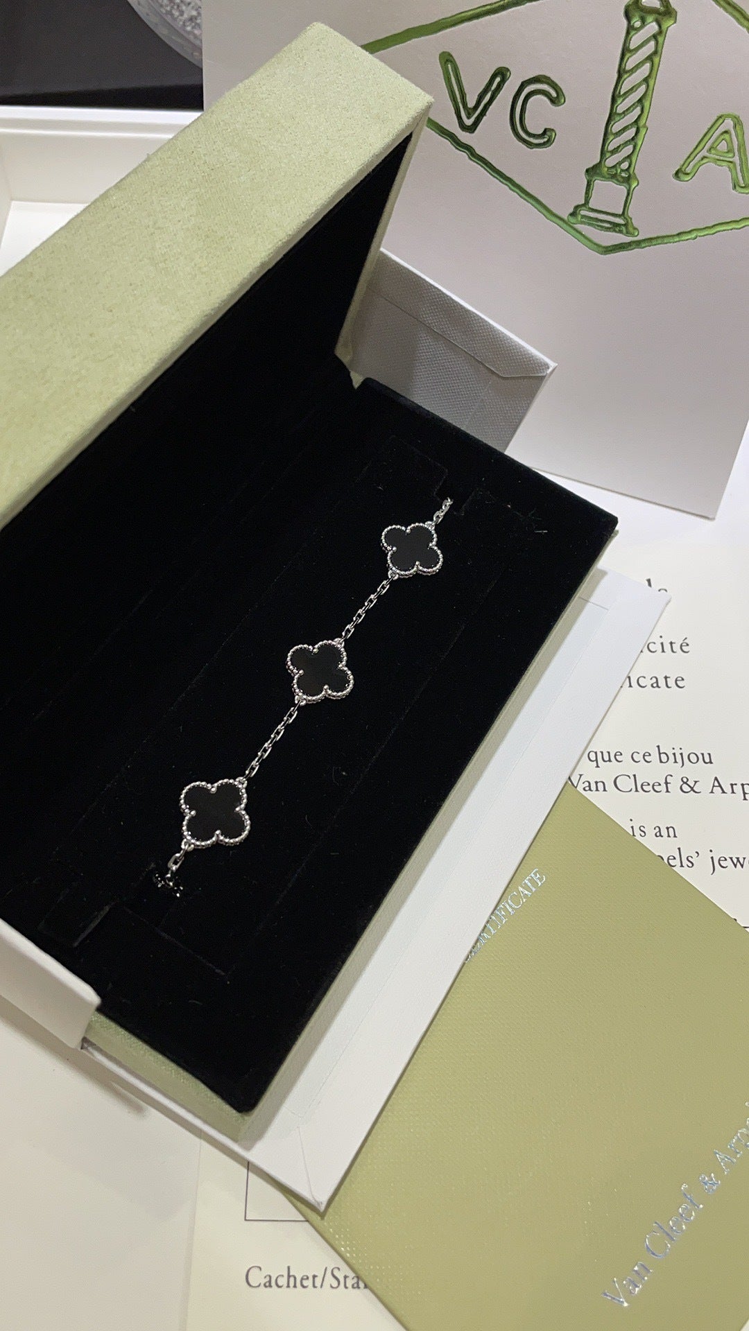 Pulseira Van Cleef & Arpels 'Alhambra 5 Motifs'