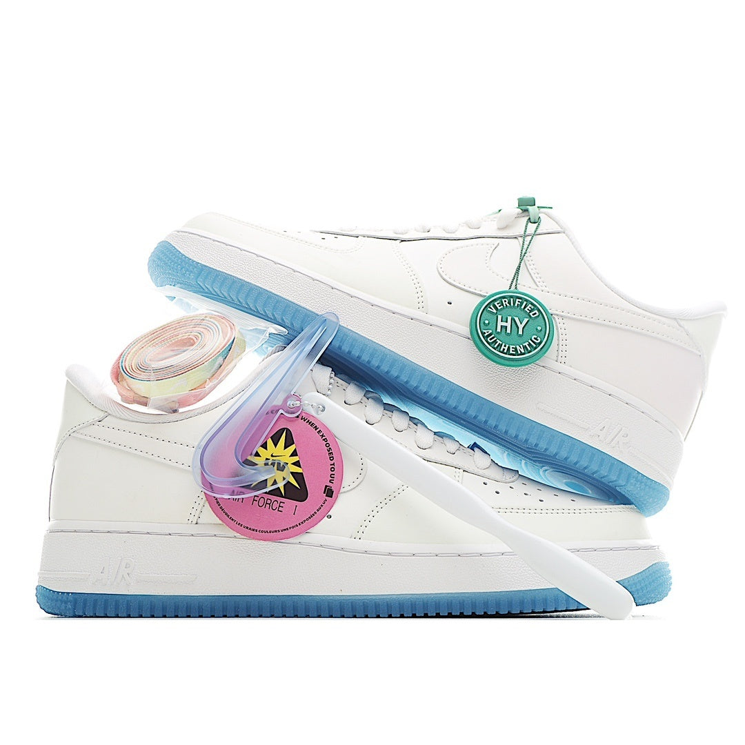 NIKE AIR FORCE 1 LOW 'REACTIVE SWOOSH' (MUDA DE COR NO SOL)