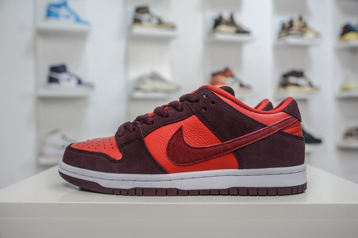 NIKE SB DUNK LOW CHERRY - lateral oposta