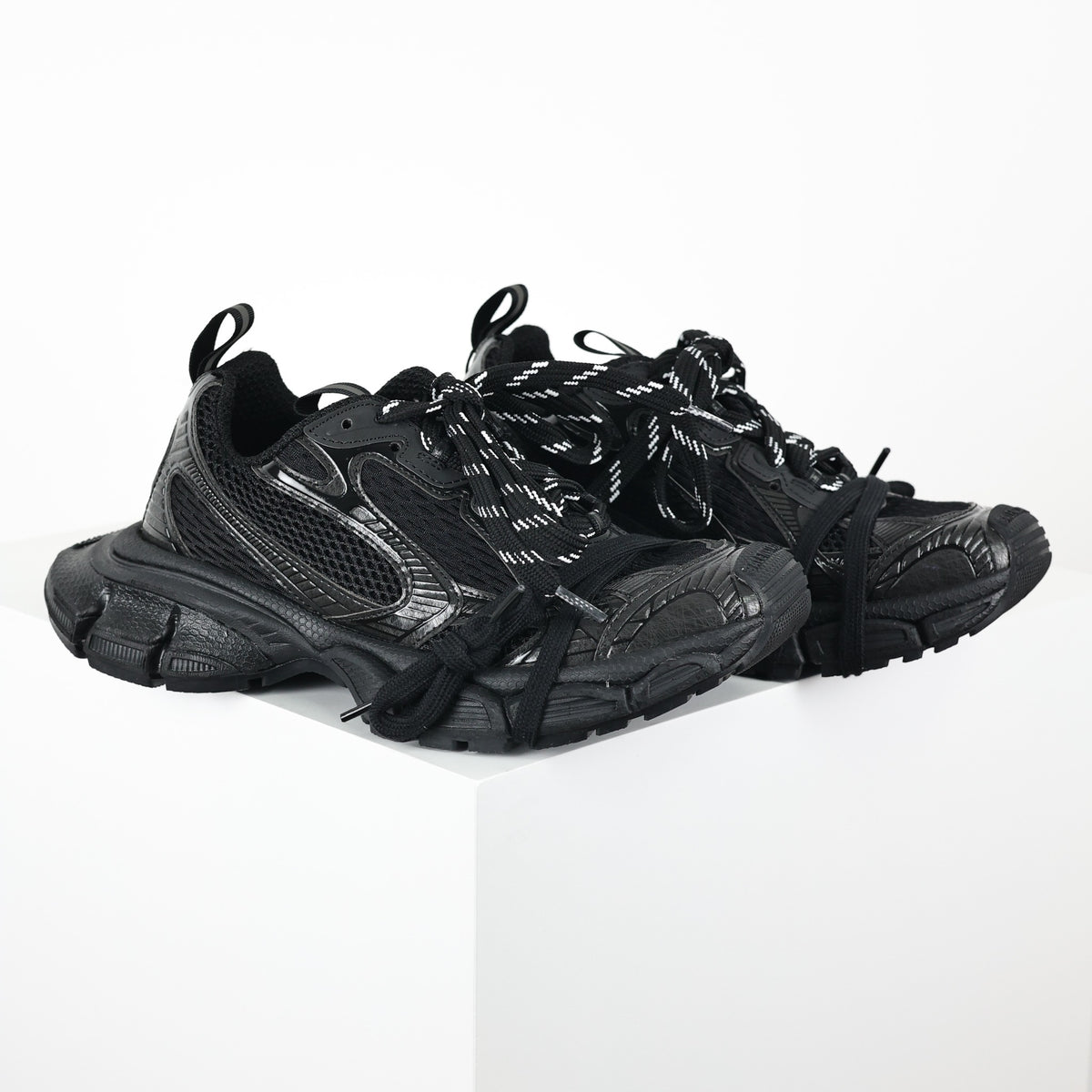 Balenciaga 3XL Extreme Lace - vista lateral