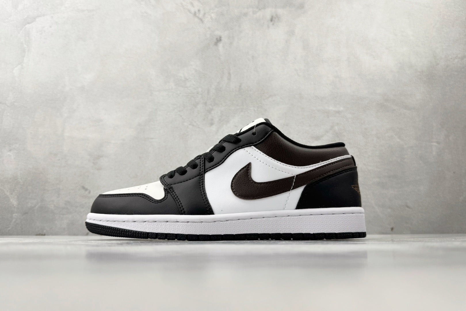 NIKE AIR JORDAN 1 LOW 'PANDA'