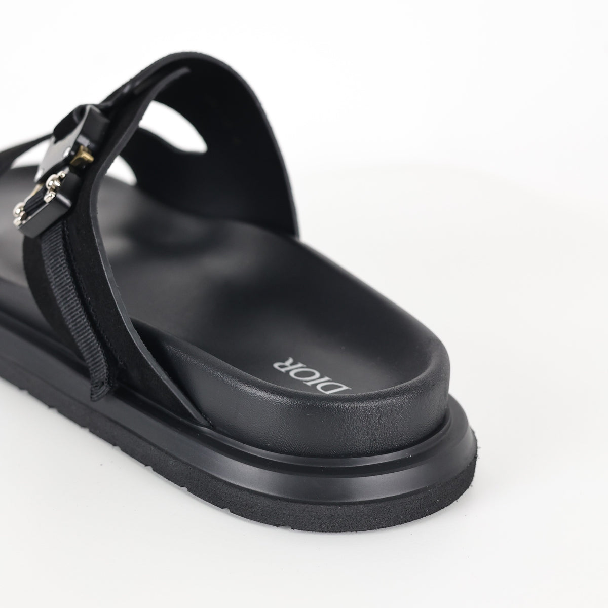 Sandália Dior Aqua preta em suede com fecho utilitário - detalhe da palmilha