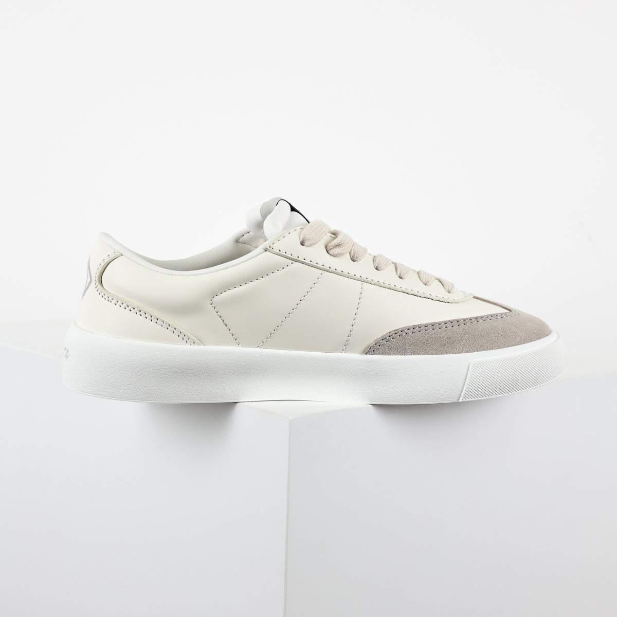 Dior B101 - vista lateral