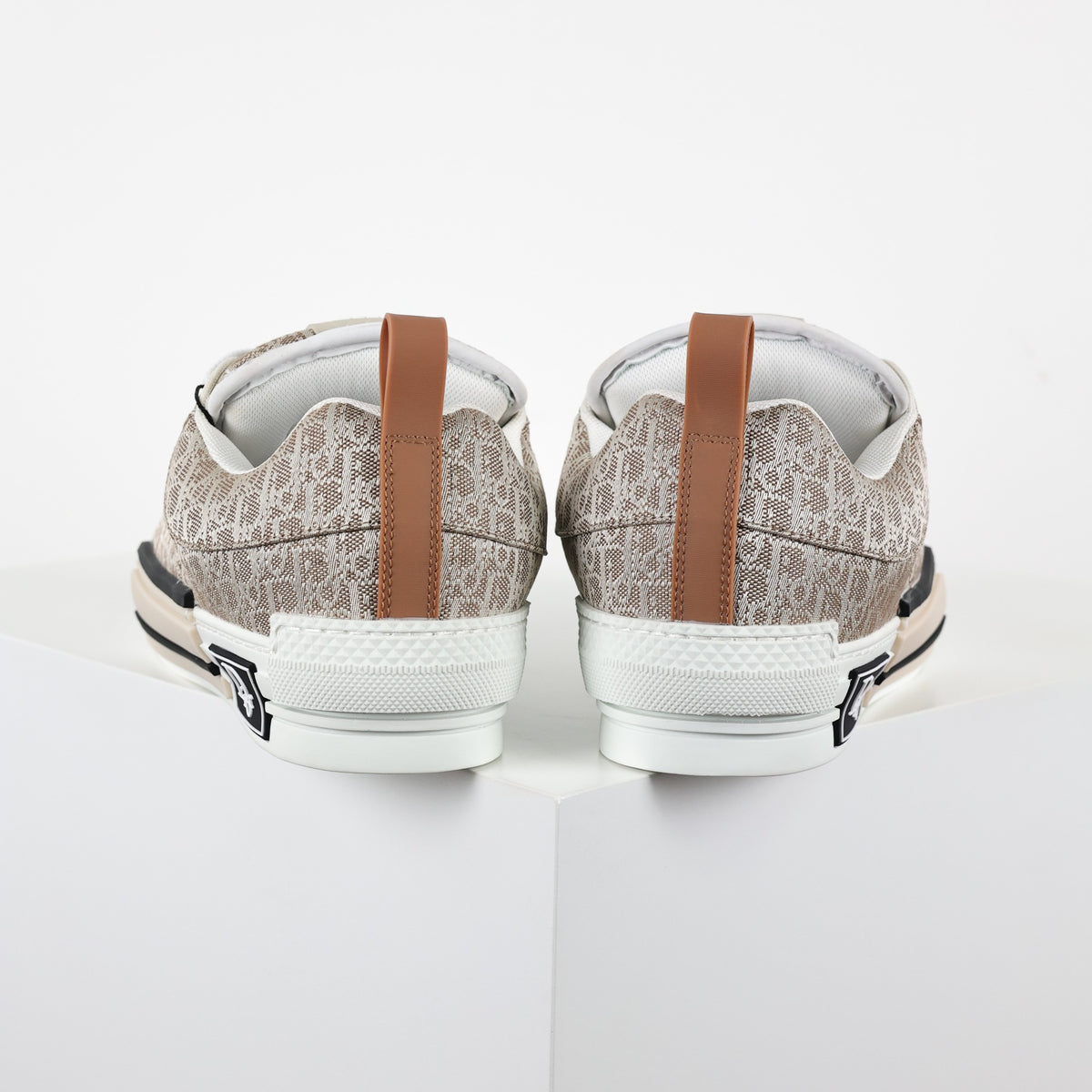 Dior B23 em jacquard bege com monograma, vista traseira